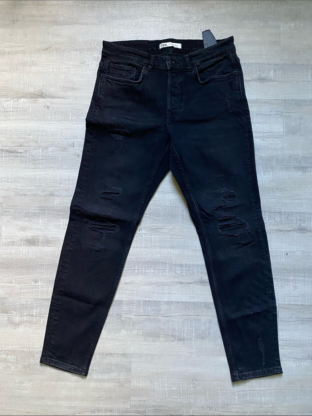 Zara Men's Black Distressed Jeans